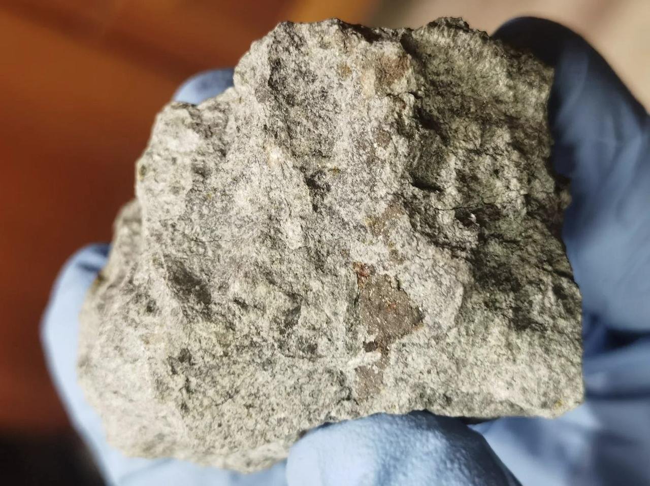 What to Do If You Find a Meteorite

If you stumble upon a peculiar dark rock with a distinct appearance and a hard crust, it might be a meteorite. According to Australian scientists, it is crucial to follow specific steps upon discovery:

Do not touch the rock initially. Instead, take a photo of it on-site, including something for scale. Remember to note down the coordinates, time, and date of the discovery. Avoid washing, rubbing, or storing the rock in plastic; opt for foil instead. Contact a museum or geological service for further assistance.

Photo: GEOKHI RAS