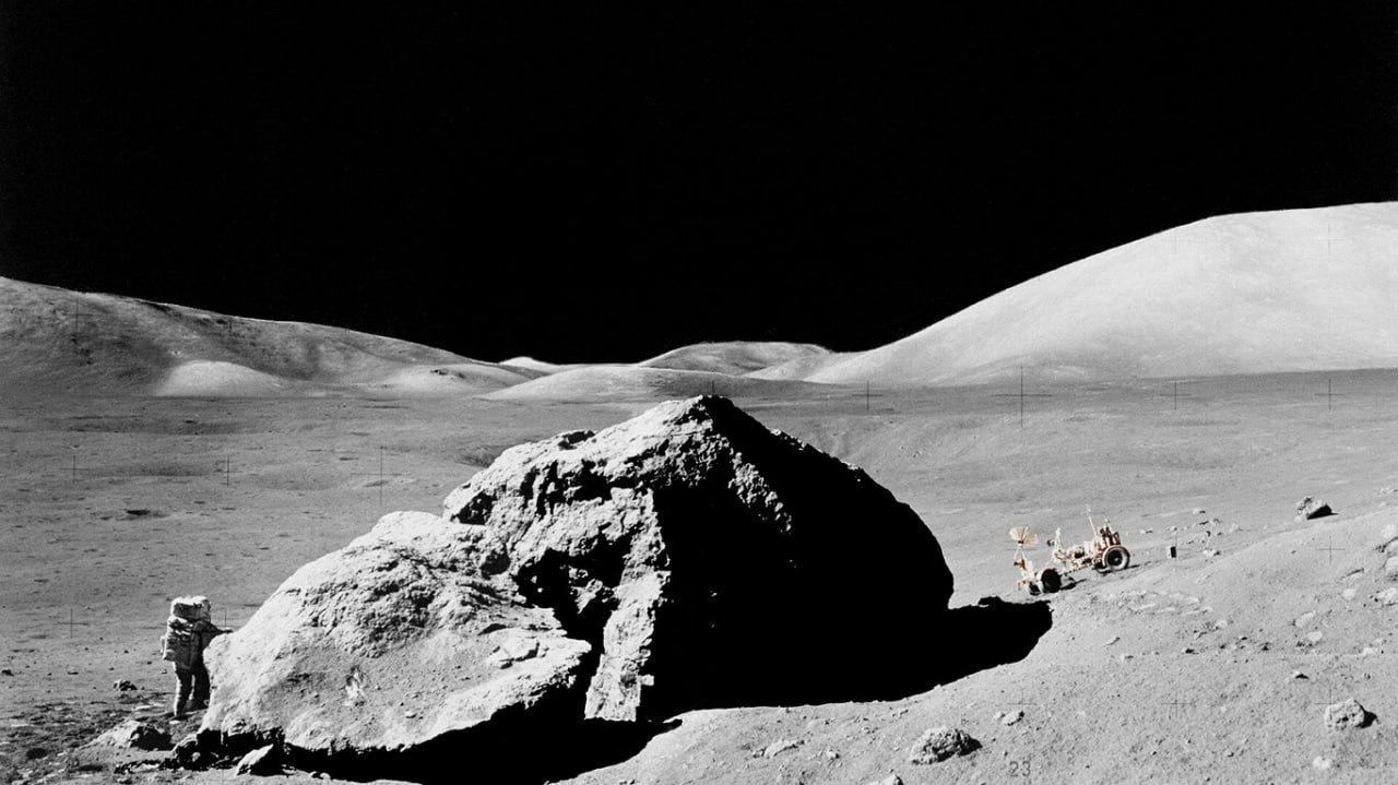 Scientists Develop Lunar Base Building Material from Regolith

In a groundbreaking development at Ohio State University, researchers have successfully used a laser to melt simulated lunar soil, creating durable components with high heat resistance.

The properties of the material vary based on the surface it is used on: while it exhibited weak adhesion to steel and glass, it showed improved bonding capabilities with aluminosilicate ceramics.