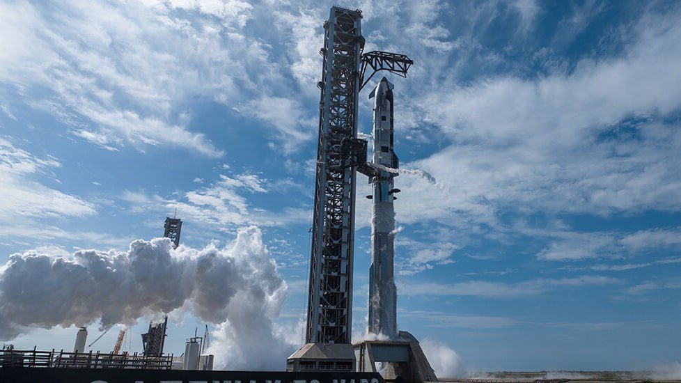 SpaceX scheduled the first launch of Starship V3 for May 19