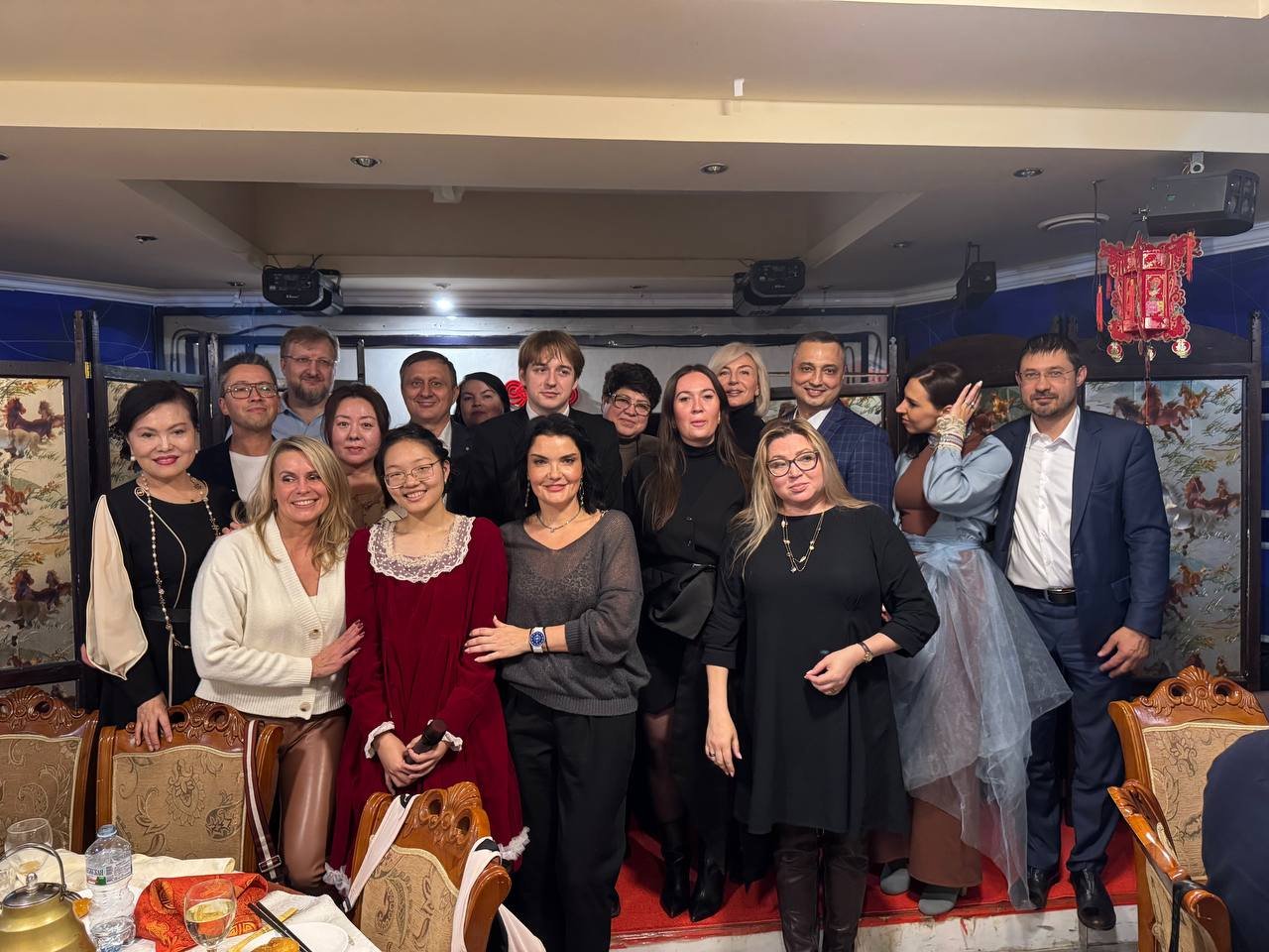 Friends and Colleagues Celebrate Tin-Ea's Birthday