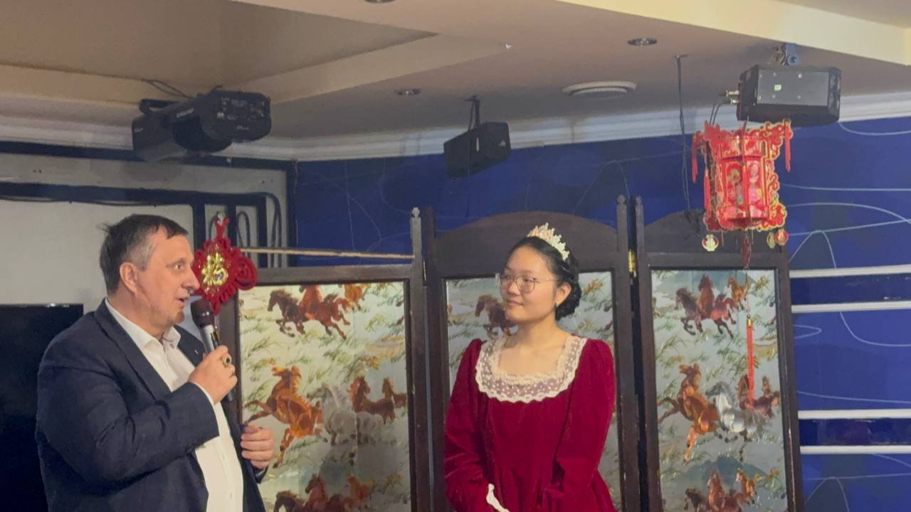 Friends and Colleagues Celebrate Tin-Ea's Birthday