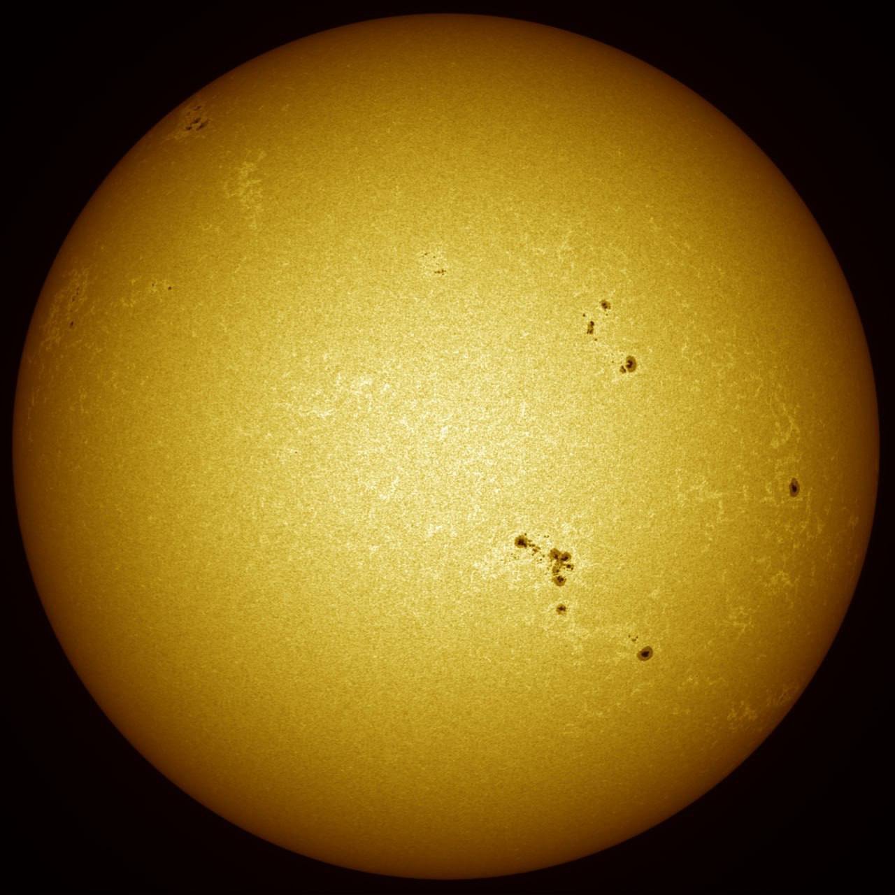 12+12: The Day of the Spring Equinox

On March 20 at 17:46 MSK, astronomical spring will start in the Northern Hemisphere of the Earth.

On this day, the line separating day and night on the planet will pass through the South and North Poles - along the meridians. As a result, the Sun will be above the horizon for precisely 12 hours and below it for 12 hours globally, leading to an equal duration of day and night worldwide. This balance gives the equinox its name, signifying a day when day and night are of equal length.

However, due to refraction - the bending of sunlight in Earth's atmosphere - daylight will actually extend slightly beyond 12 hours.