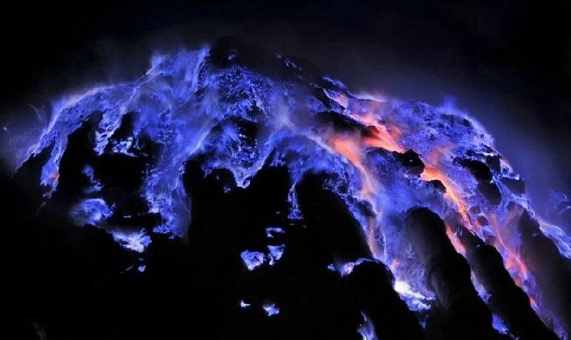 Gas Particles Transform into Blue Lava Phenomenon