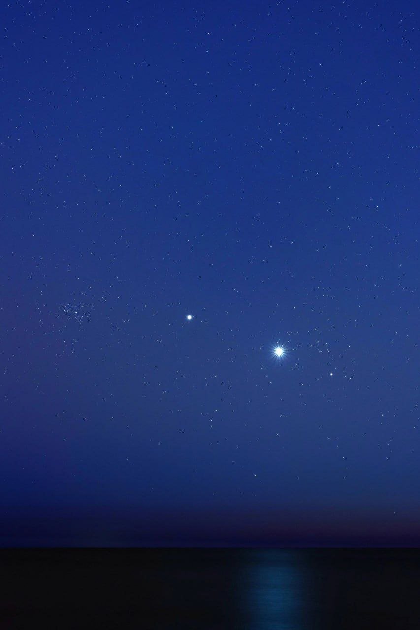 Planets and Stars Align Over Argentina

The Pleiades, Jupiter, Venus, and Aldebaran formed a rare alignment above the coast of Argentina in June 2012.

This celestial event brought together these prominent celestial bodies in a single line, creating a stunning spectacle visible from the Argentinean coast.