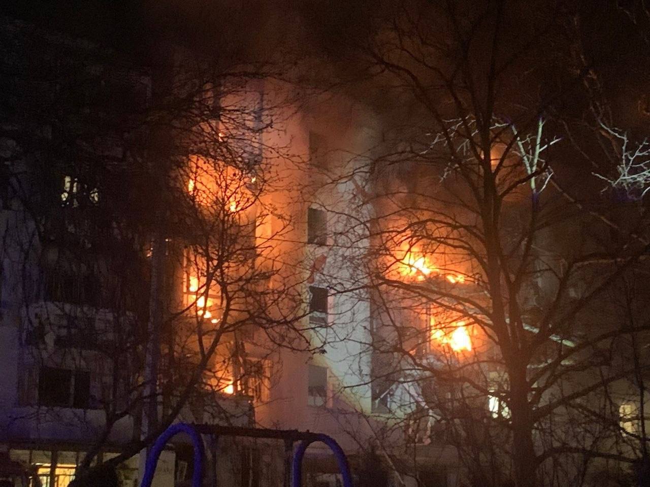 Explosion in Sevastopol Building Leaves Two Dead

The explosion at a five-story building in Sevastopol has resulted in two casualties. The blast caused significant damage, destroying part of a wall in an apartment on the first floor and affecting the ceilings from the first to the third floor. Additionally, apartments in two stairwells of a neighboring building caught fire.

The number of injured individuals has now risen to eight, according to the latest update on the incident. Authorities are investigating the cause of the explosion and working to provide support to those affected by the tragic event.